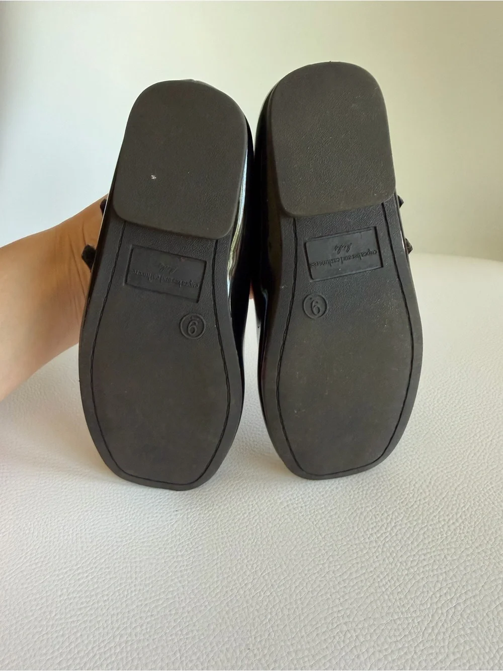 Cupcakes and Cashmere Kids Black Patent Mary Jane Shoes — Size 9 Toddler